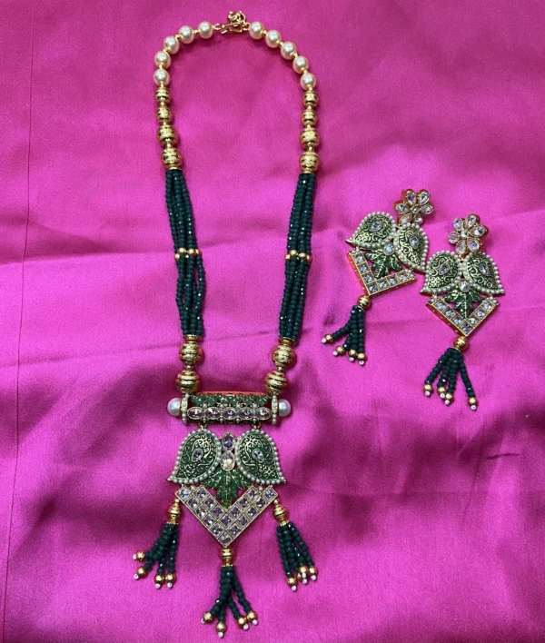 Kundan meenakari Green necklace with crystal and beads mala
