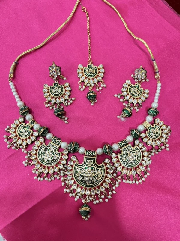 Kundan meenakari green dhoolu necklace with beads